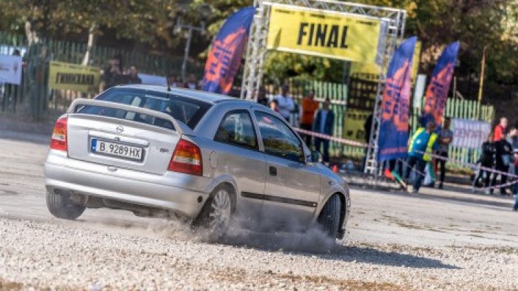 Автомобилно състезание затваря улици във Варна в неделя