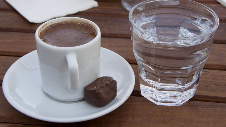 Кафе за $600 или вода $60 000?