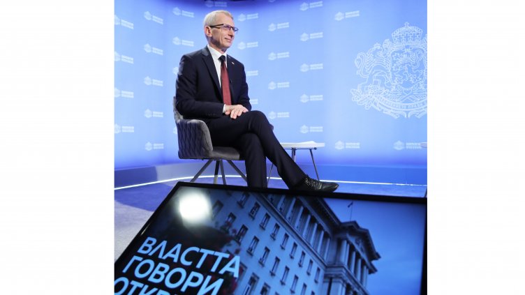 Премиерът Денков: Предвиждаме 2 млрд. лв. повече за възнаграждения в публичния сектор през 2024 г.