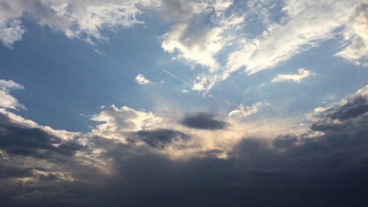 Променлива облачност и високи температури днес във Варна
