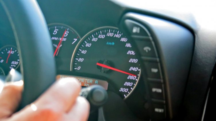 С 320 км/час по "Тракия" – летящият внук на Цар Киро