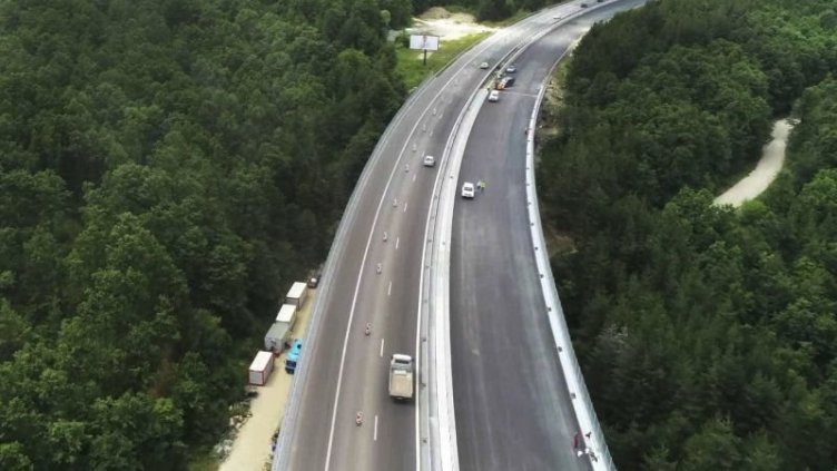 Вълните по "Тракия" – изгладени! Пускат движението по ремонтиран участък