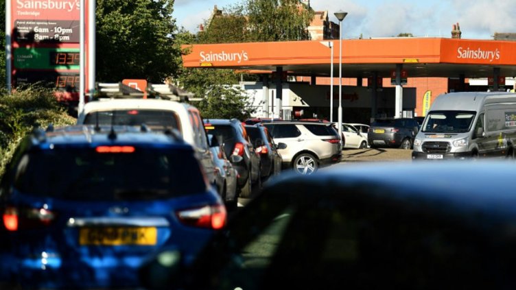 Във Великобритания го закъсаха за бензин и дизел