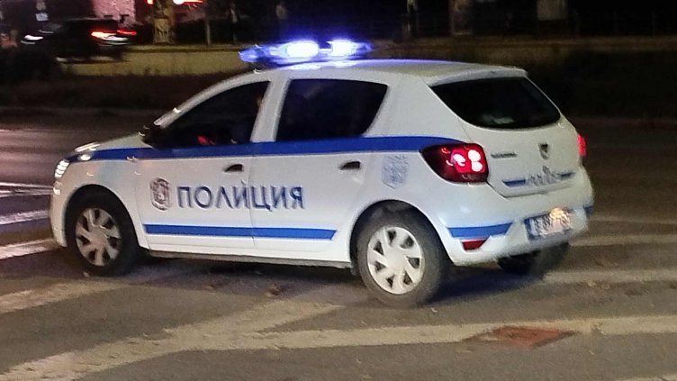 Тир блъсна и уби мъж, полицай загина в опит да обезопаси инцидента