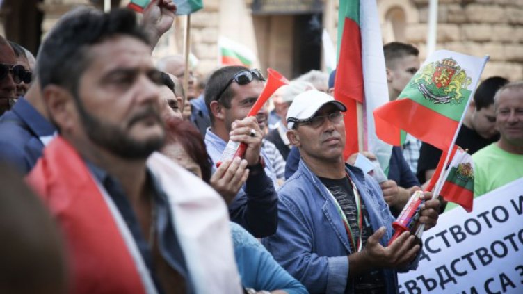 Животновъдите прекратяват протеста