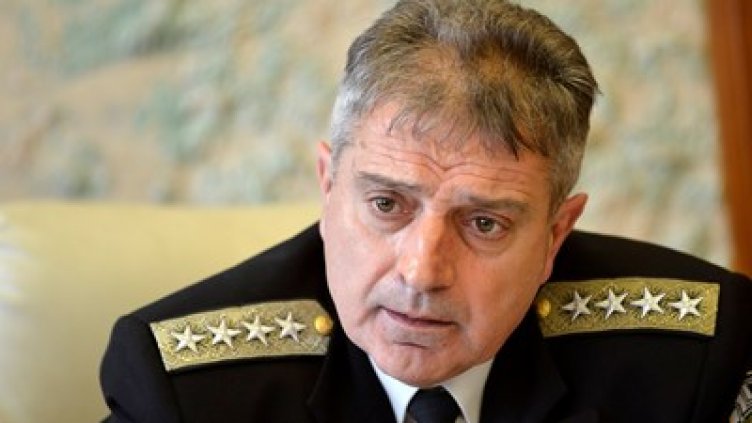 Търсим за армията изтребители F-16 и подводници втора ръка