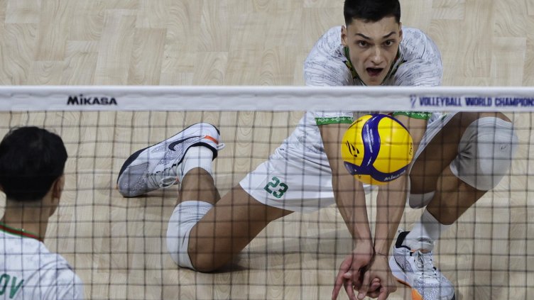 Алекс Николов си гарантира приза за най-добър реализатор на Мондиала