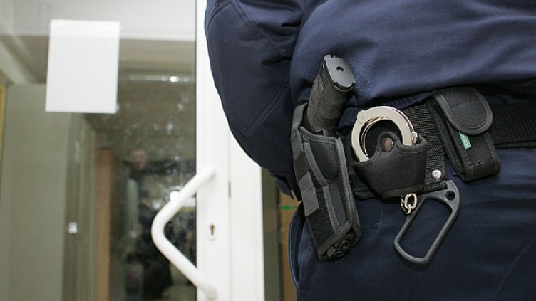 Задържаха 7 души от ДАИ - Варна при спецакция