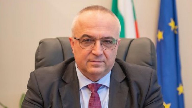 "Цацаров" реши: Глоба за шефа на КРС Иван Димитров и конфискация