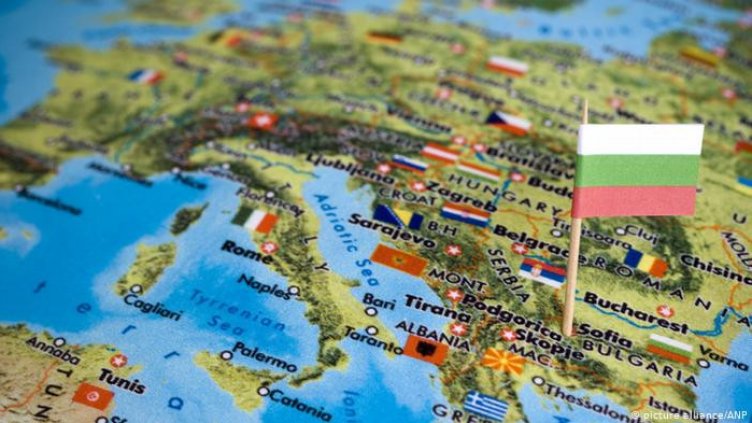 Няма да си развалям настроението само защото българите са такива намусени&hellip;