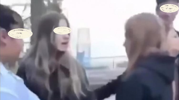 Ученички пребиха и обраха връстничка във Варна