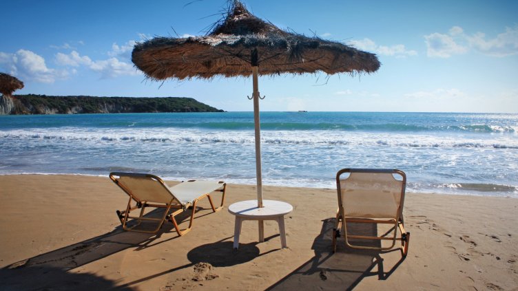 Рекорден брой български туристи на почивка в чужбина