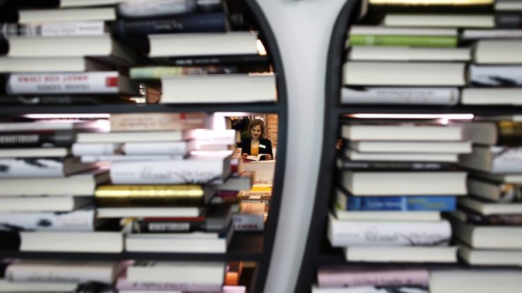 Традиция в Исландия: Лавина от книги под коледната елха