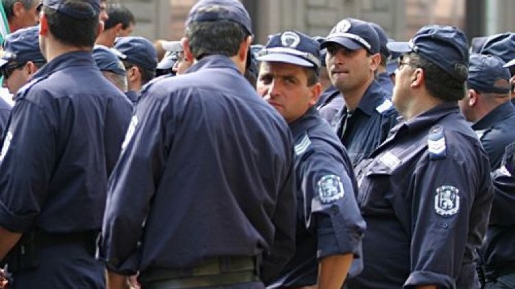 Ваксинират 11 300 служители на МВР срещу COVID-19