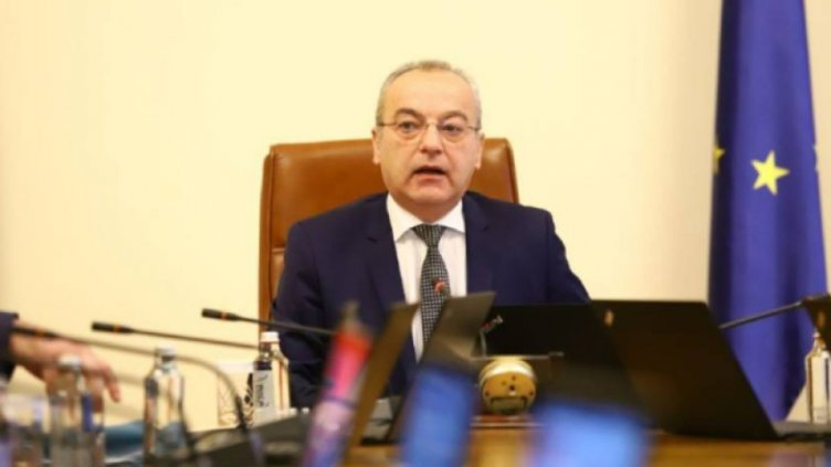 Налагаме временна забрана за внос на храни от Украйна