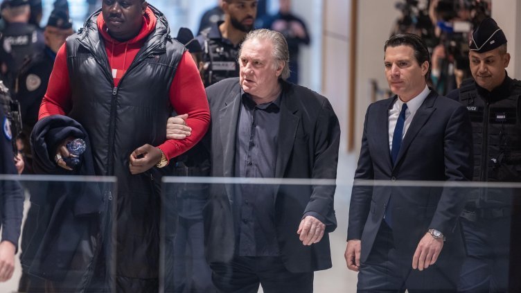 Осъдиха Жерар Депардийо за сексуално насилие над две жени