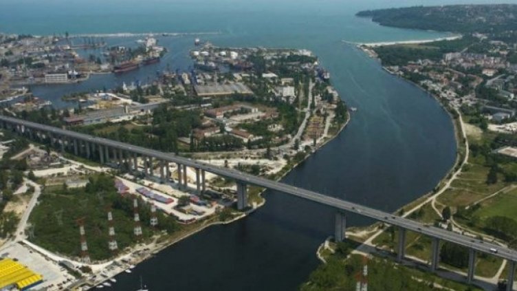 Европрокуратурата обвини бивш кмет и бивш областен управител на Варна заради рибарско пристанице