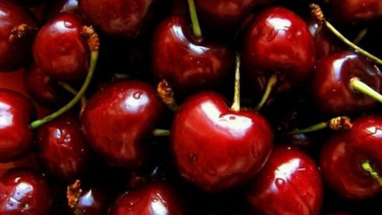 Плодовете скъпи заради дъждовете