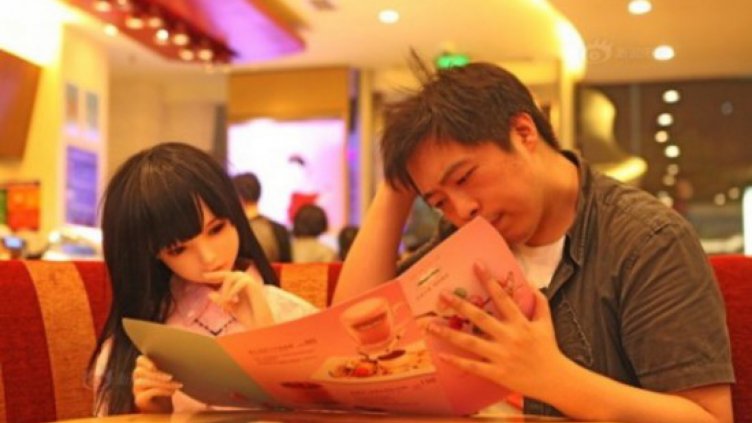 Китаец "осинови" пластмасова дъщеря за 2200 долара