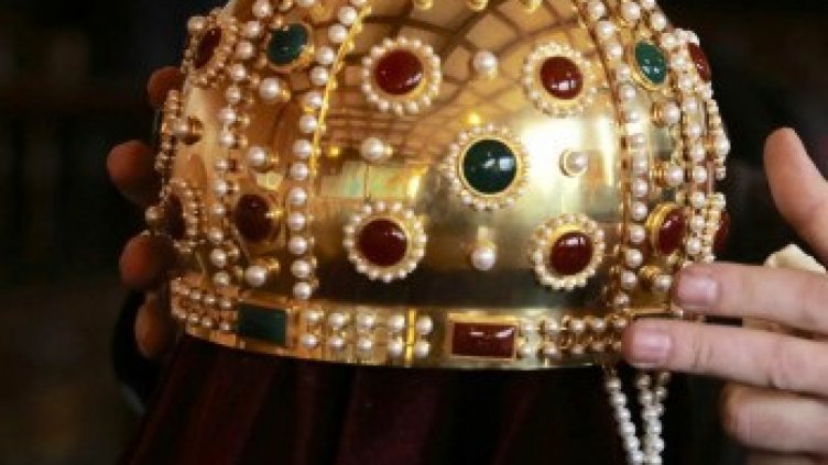 От бисери и злато: Короната на Калоян... Шишман