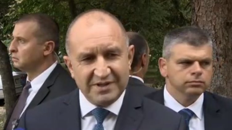 Радев: Цената на бензина вече е под 3 лева 