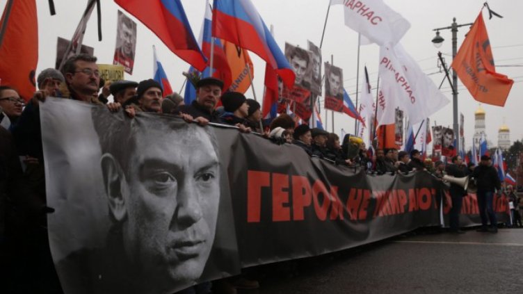 Немцов имал доказателства за руска военна намеса в Украйна