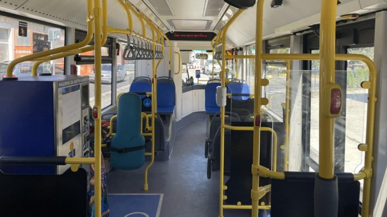 Плащаме с карта и QR код във варненските автобуси с нов билета система за 8 млн. лв.