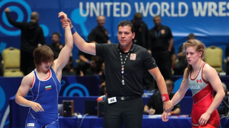 Юлияна Янева с шанс за медал на Световното по борба