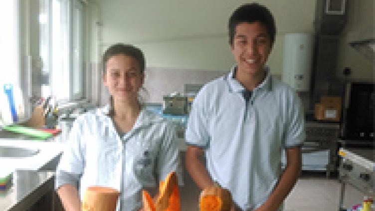 Варненски ученици показаха умения по карвинг