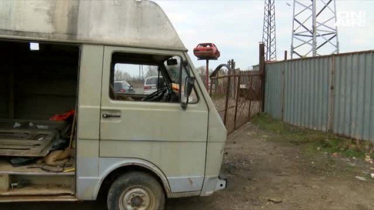 Откраднаха караваната на Руди Люберс - за малко да я нарежат за скрап 