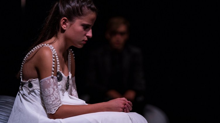 Възпитаничка на ДЮТ „Златното ключе“ се превъплъти в Девойката от „Драконът“