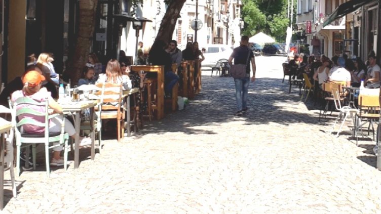 БАБХ затвори 2 заведения заради неспазени мерки