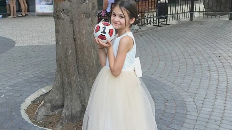 Делфин определи Крисия да пее първа на престижен международен конкурс