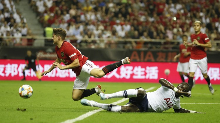 Ман Юнайтед с нова победа, справи се и с Тотнъм