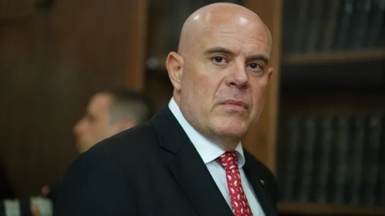  Иван Гешев излиза в отпуск по лични причини