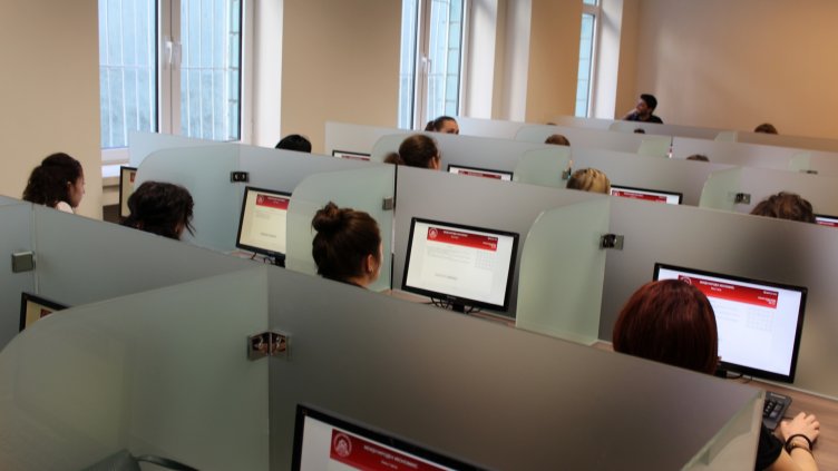 ИУ-Варна стартира кандидатстудентската си кампания