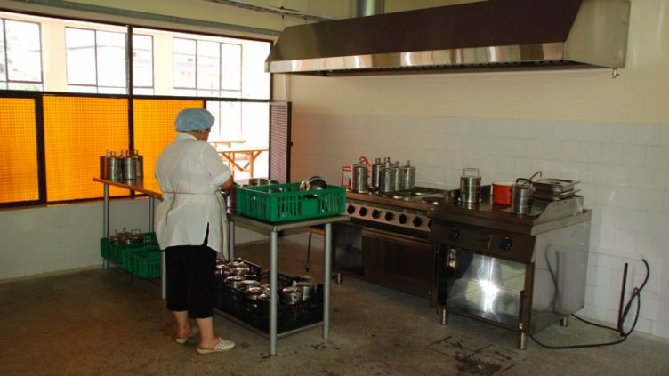 Доброволци набират средства за строеж на нова благотворителна кухня