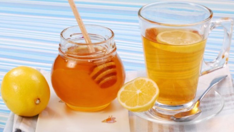 Какво се случва в тялото ви, когато пиете вода с мед