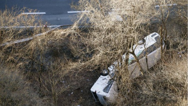 14 жертви на катастрофа с автобус в Япония