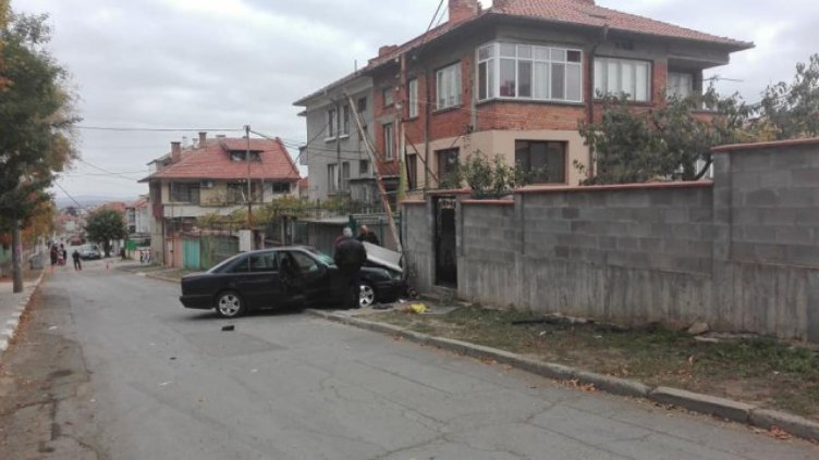 Почина и втората жена, пометена от млад шофьор на тротоар в Карнобат