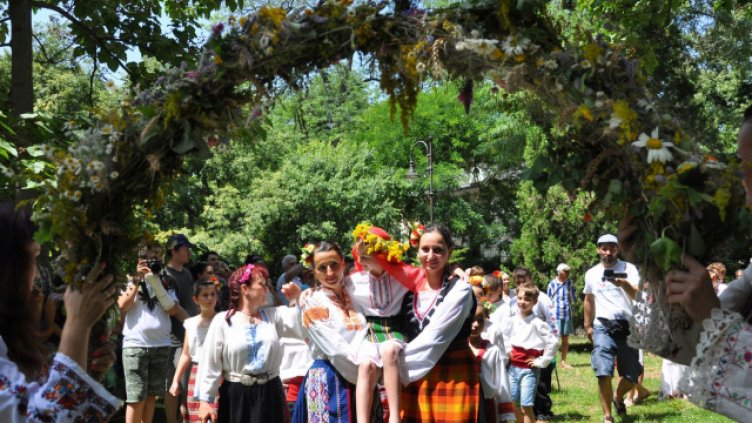 Странната магическа обредност на Еньовден
