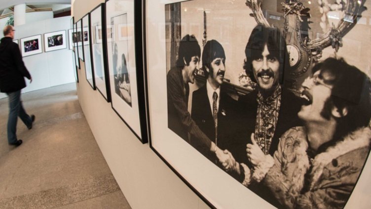 Продадоха на търг договор на „Бийтълс“