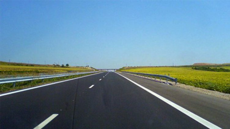 Утре спират движението на камиони над 12 т.