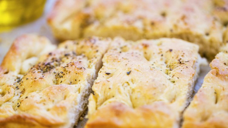 Хляб с моцарела и чесън