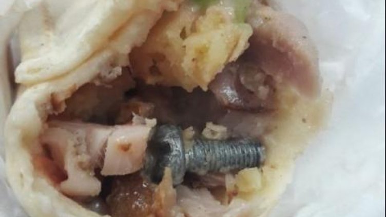 Момиче от Козлодуй си купи дюнер с болт 