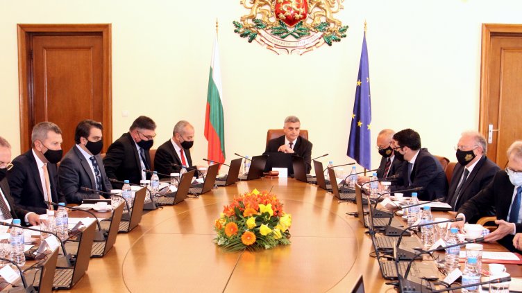 Над 54 000 нуждаещи се ще продължат да получават топъл обяд без прекъсване през зимата