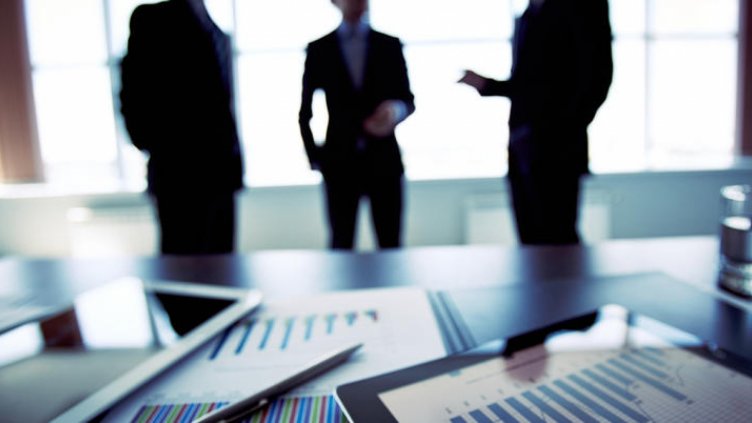 Проучват потребностите на фирмите от кадри