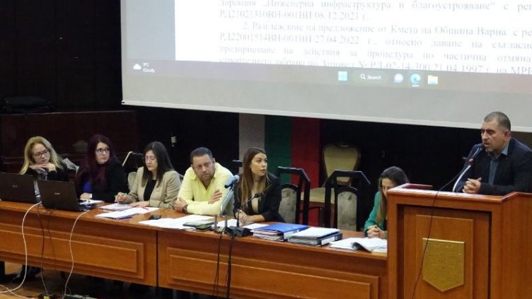 Община Варна иска да се строи в свлачищна зона