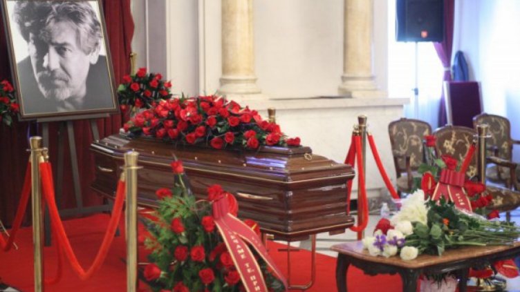 Стефан Данаилов ще бъде погребан в тесен семеен кръг 