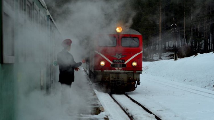 Теснолинейката отесня за желаещите да пътуват с нея навръх 3 март